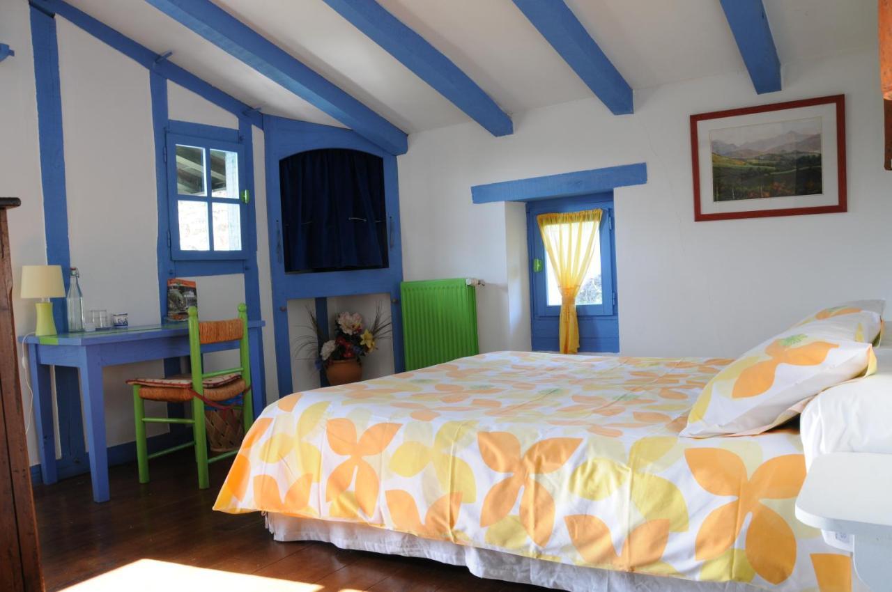 Hotel Domaine Xixtaberri Cambo-les-Bains Esterno foto